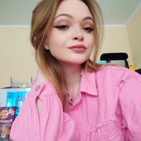 Влада Чумакова