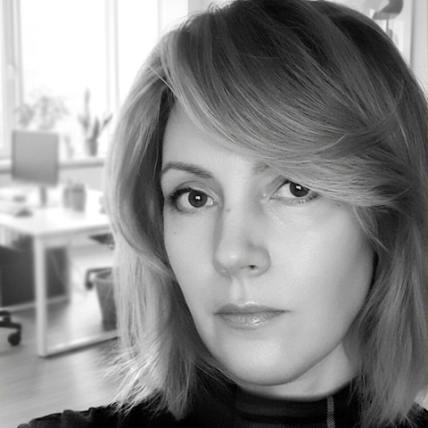 Лариса Плахова