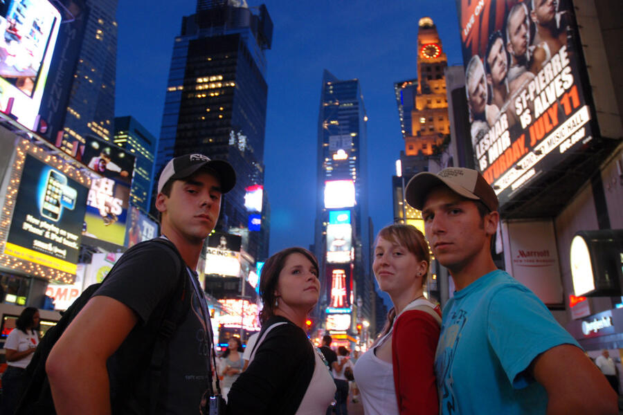 Восток или запад (4964)