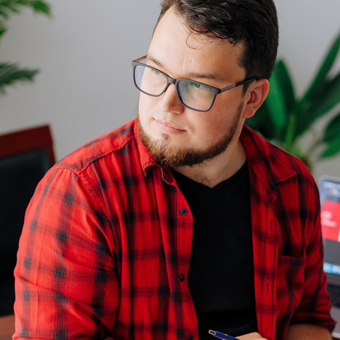 Никита Леонов