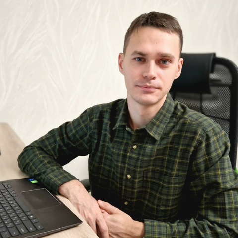 Дмитрий Долгов